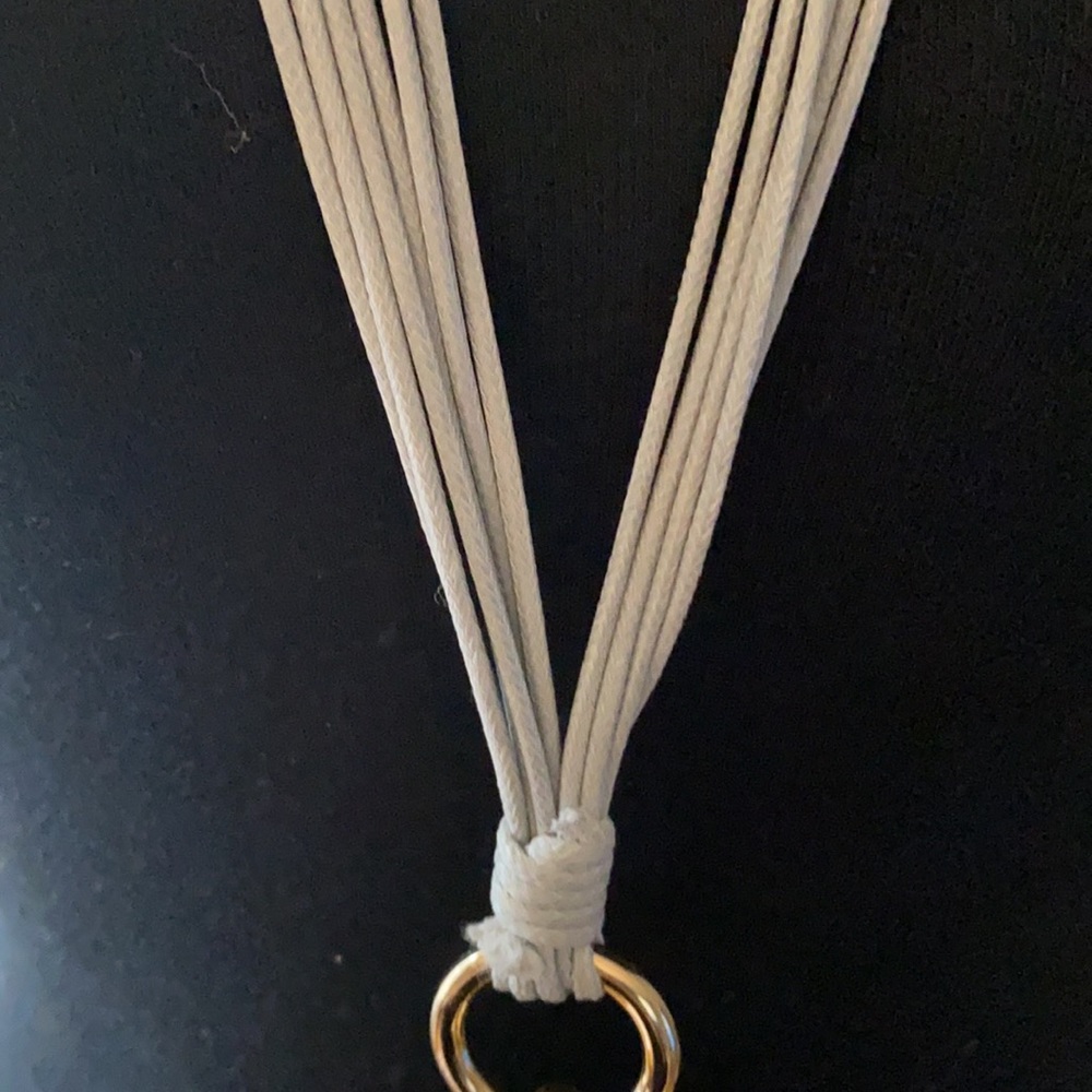 Long statement necklace - Picture 3 of 4